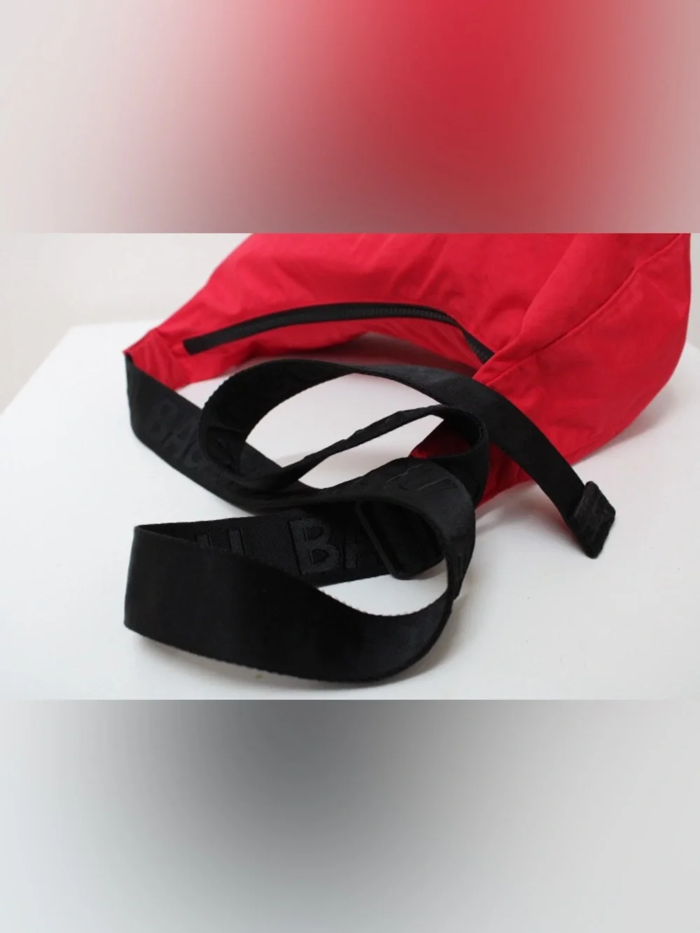 Baggu Crescent hobo bag